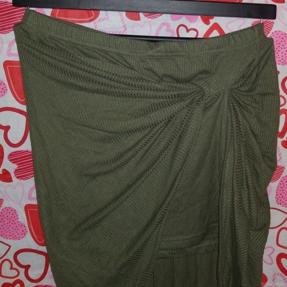 RUE 21 SKIRT